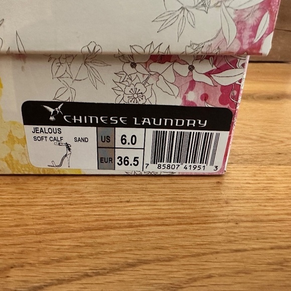 Chinese Laundry Jealous Sandal - Size 6 - Color: Sand - Picture 9 of 10